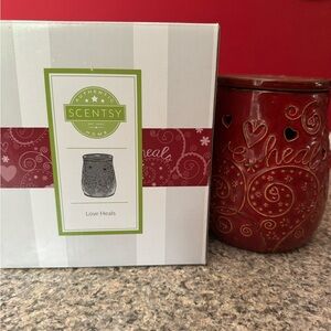 Full size Scentsy warmer. “Love heals”